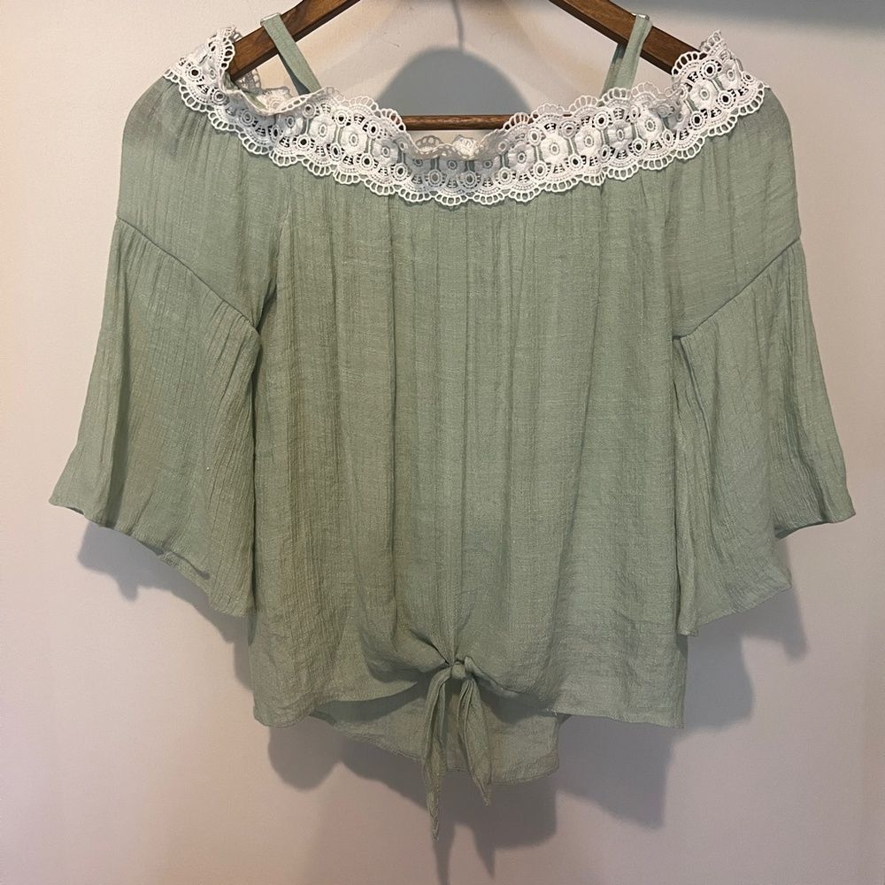 Girl's 2 piece Outfit - White Skirt & Green Lacey Top | Girls size 10/12